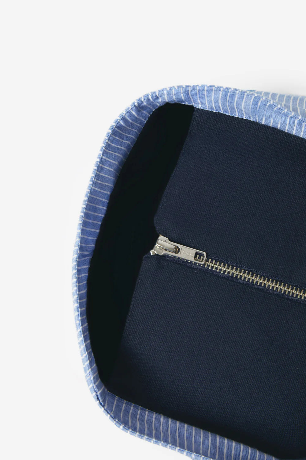 26 PARADIS Wickeltasche – bestickte Baumwolle – Mehrfarbige Vögel