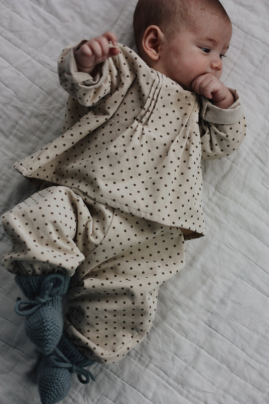 Lalaby Baumwoll-Babyhose Pixie – Brauner Punkt