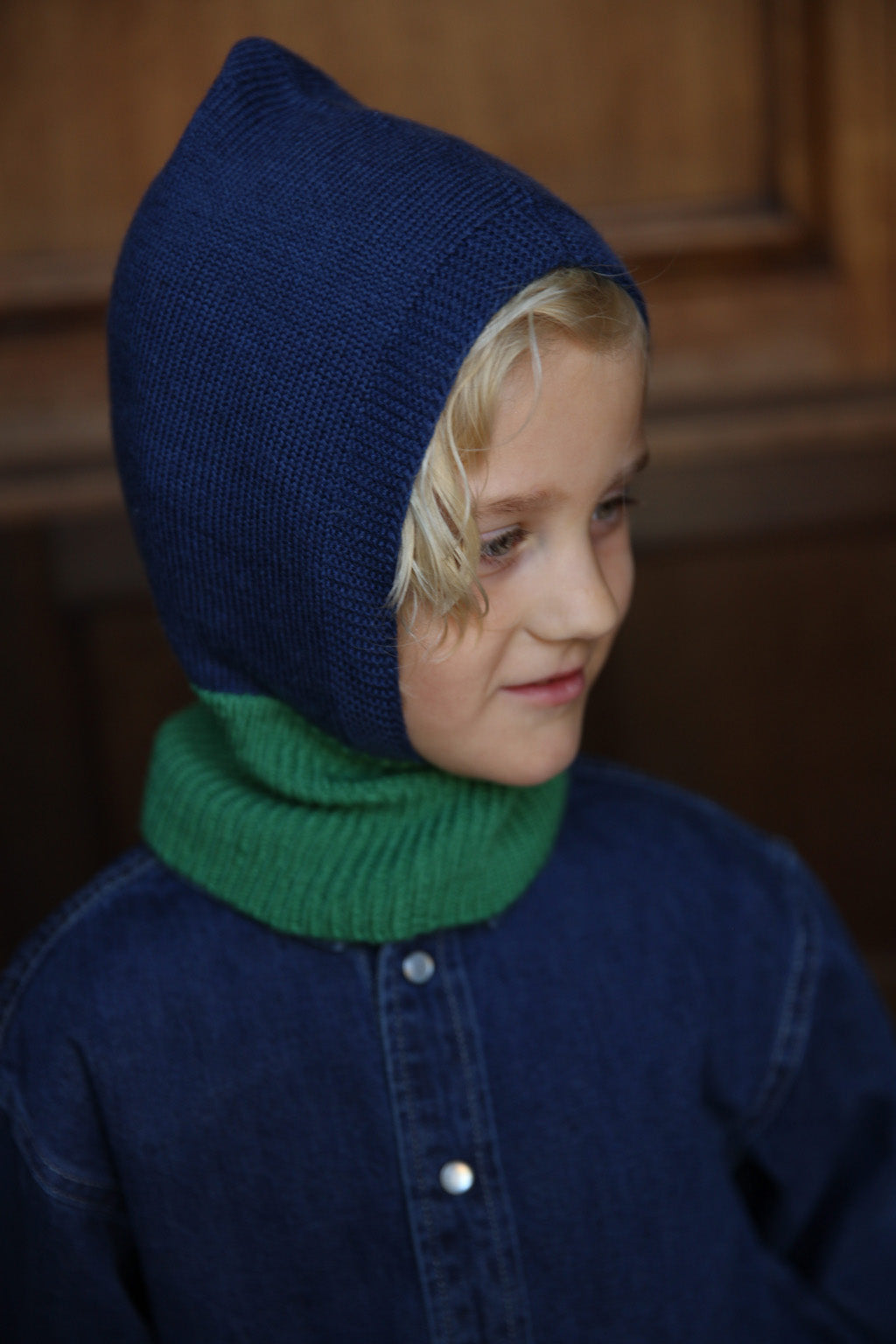 Hvid-Sturmhaube Eddy - Blau / Gras