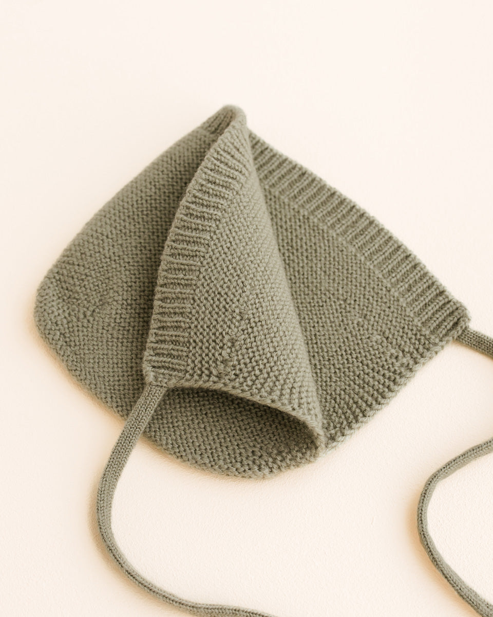 Hvid strikmutsje Dolly - Artichoke