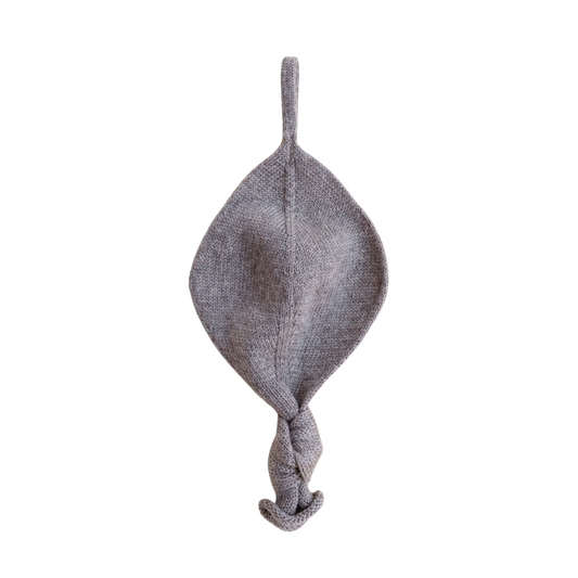 Hvid Titi wollen speendoekje in de kleur otter - de Wevershoek