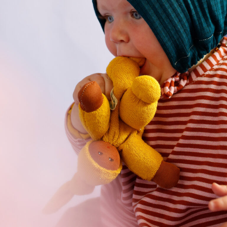 Nänchen Natur knuffelpopje Pimpel - Goldgelb